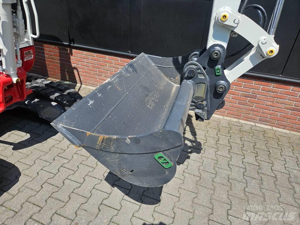 Takeuchi TB230 Mini bagri <7t