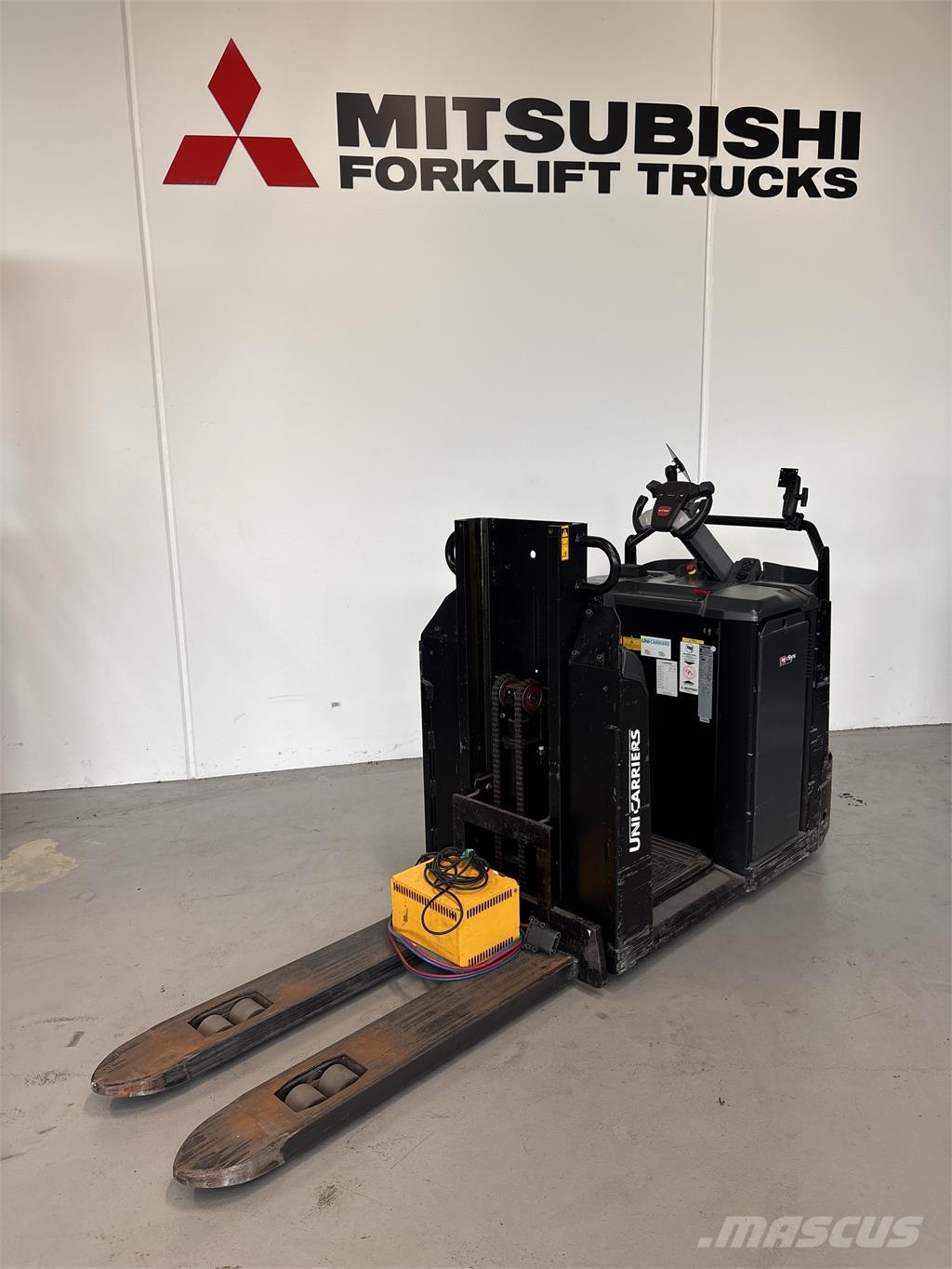 Atlet OEH120 Nizko dvižni komisionirni viličar