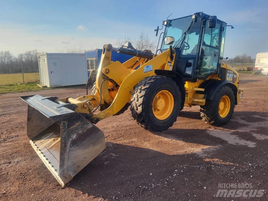 CAT 908 H Kolesni nakladalci