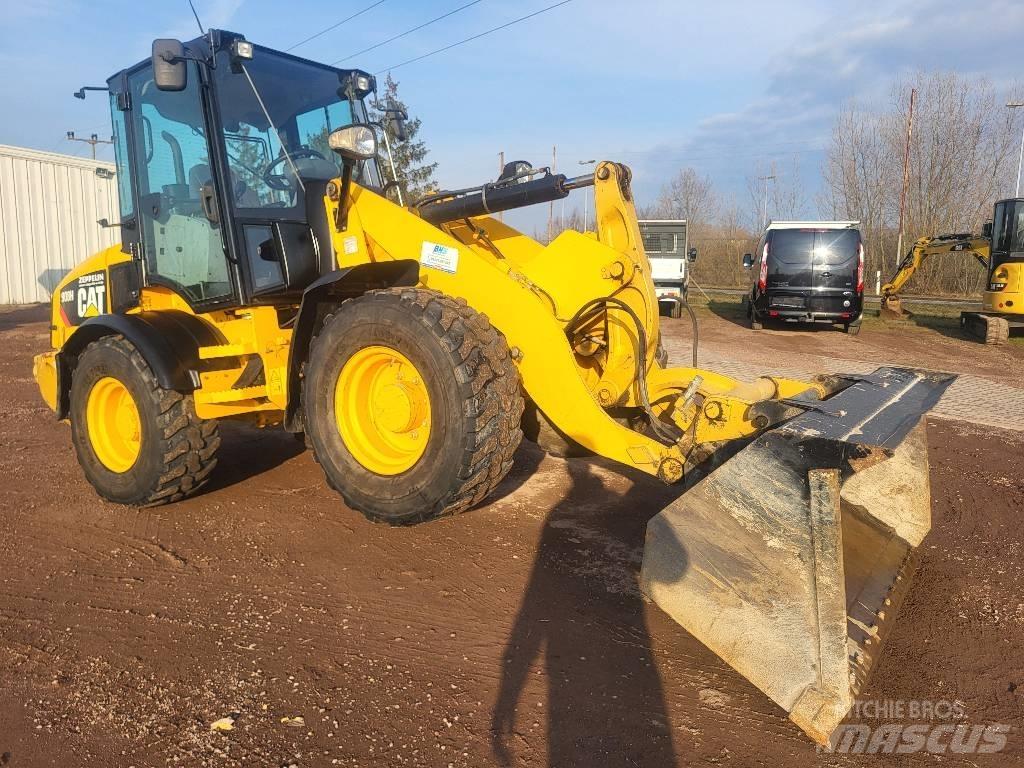 CAT 908 H Kolesni nakladalci