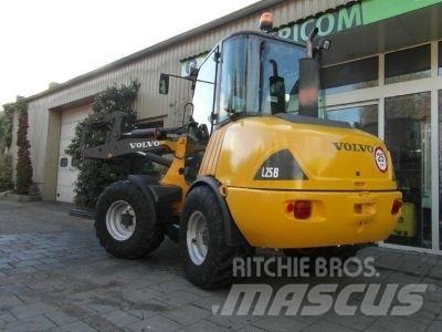 Volvo L25-B Kolesni nakladalci