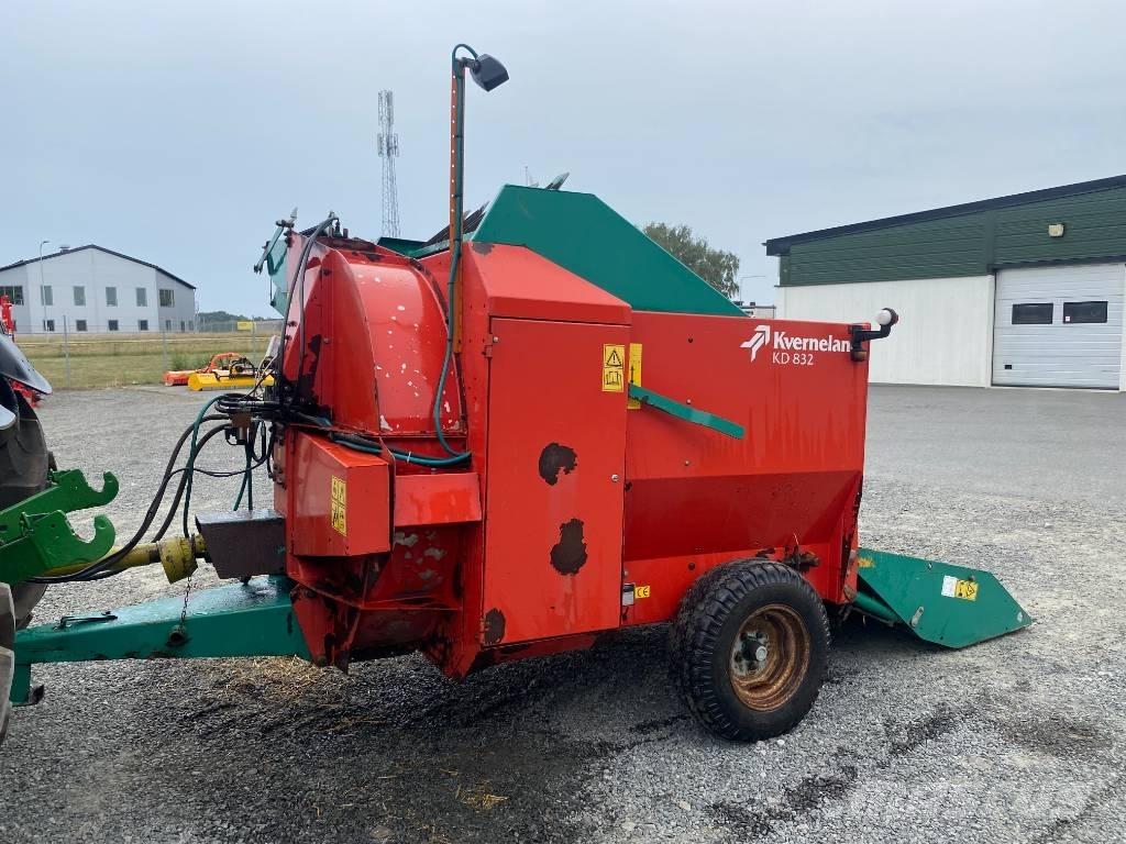 Kverneland KD832 Rezač za bale, oprema za rezanje in odvijanje bal