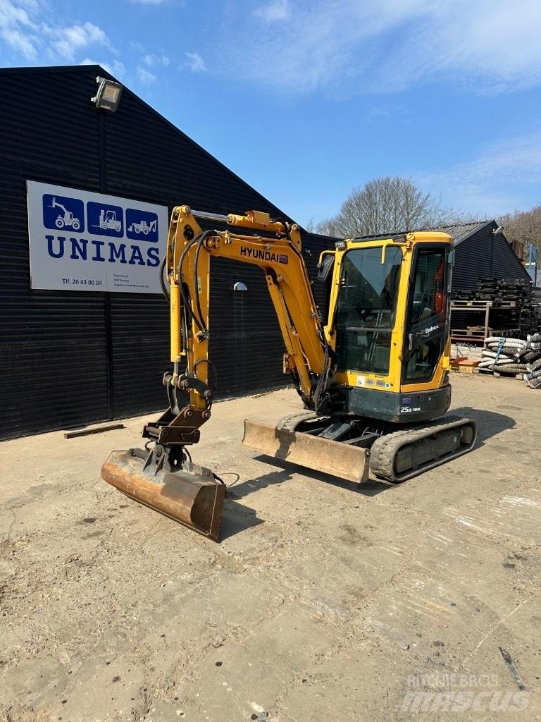 Hyundai 25 Z-9 Mini bagri <7t