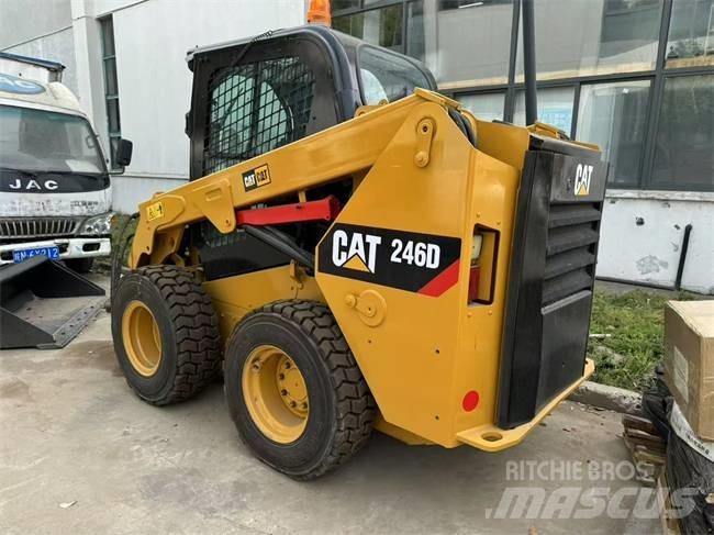 CAT 246 D Skid steer mini nakladalci