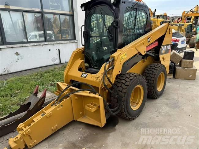 CAT 246 D Skid steer mini nakladalci