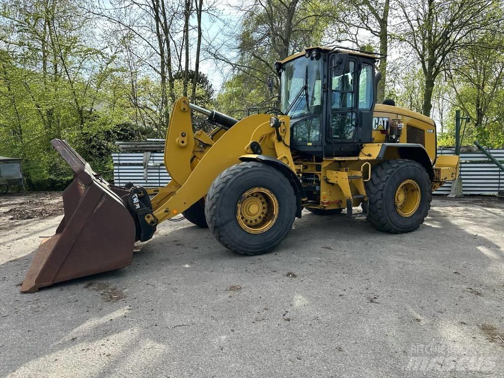 CAT 938M Kolesni nakladalci