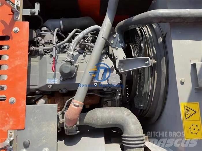 Hitachi ZX 240-3 Bagri goseničarji