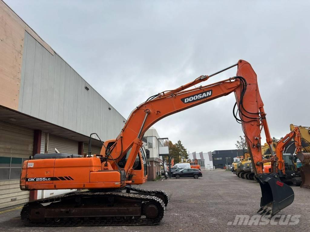 Doosan DX 255 LC Bagri goseničarji