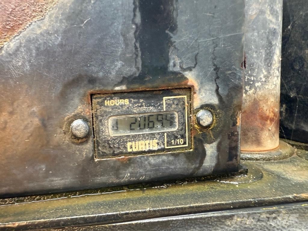 Mecalac TA 3 S Ne cestni demperji