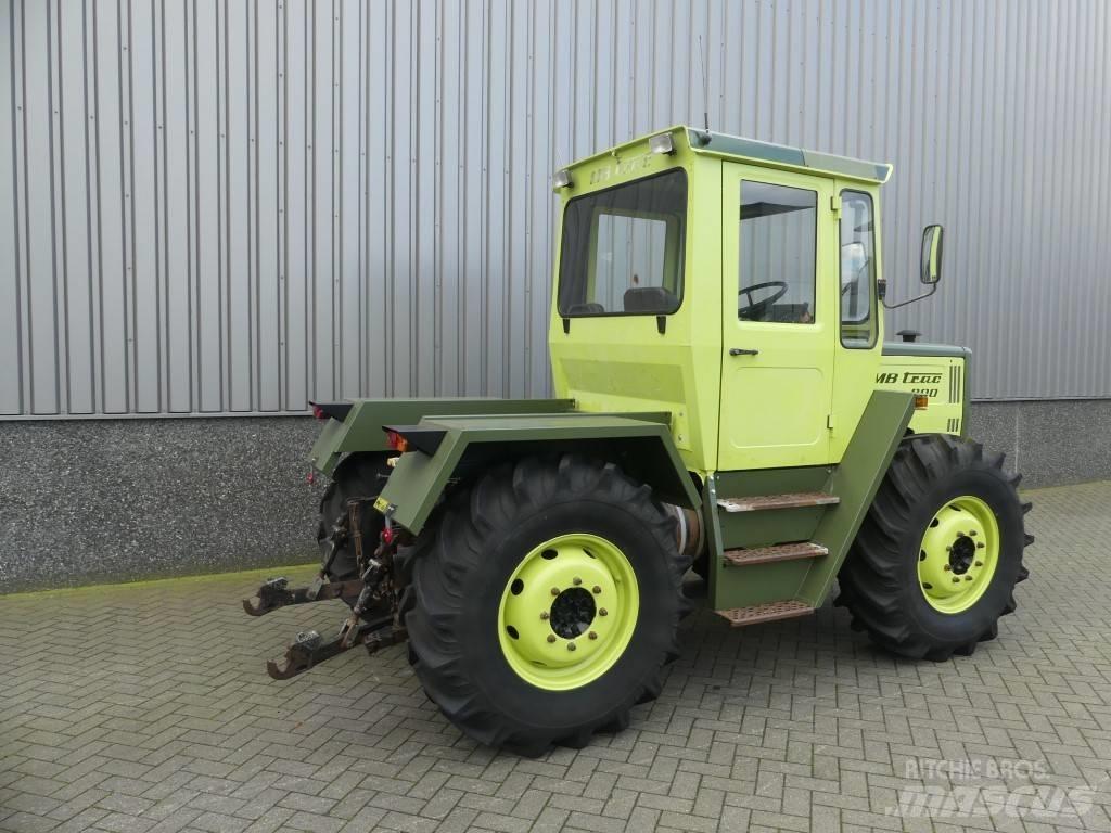 Mercedes-Benz 800 Traktorji