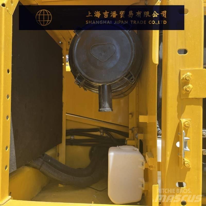 Komatsu PC 210 Bagri goseničarji