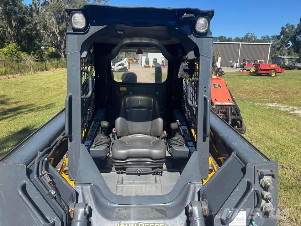 John Deere 325 Skid steer mini nakladalci