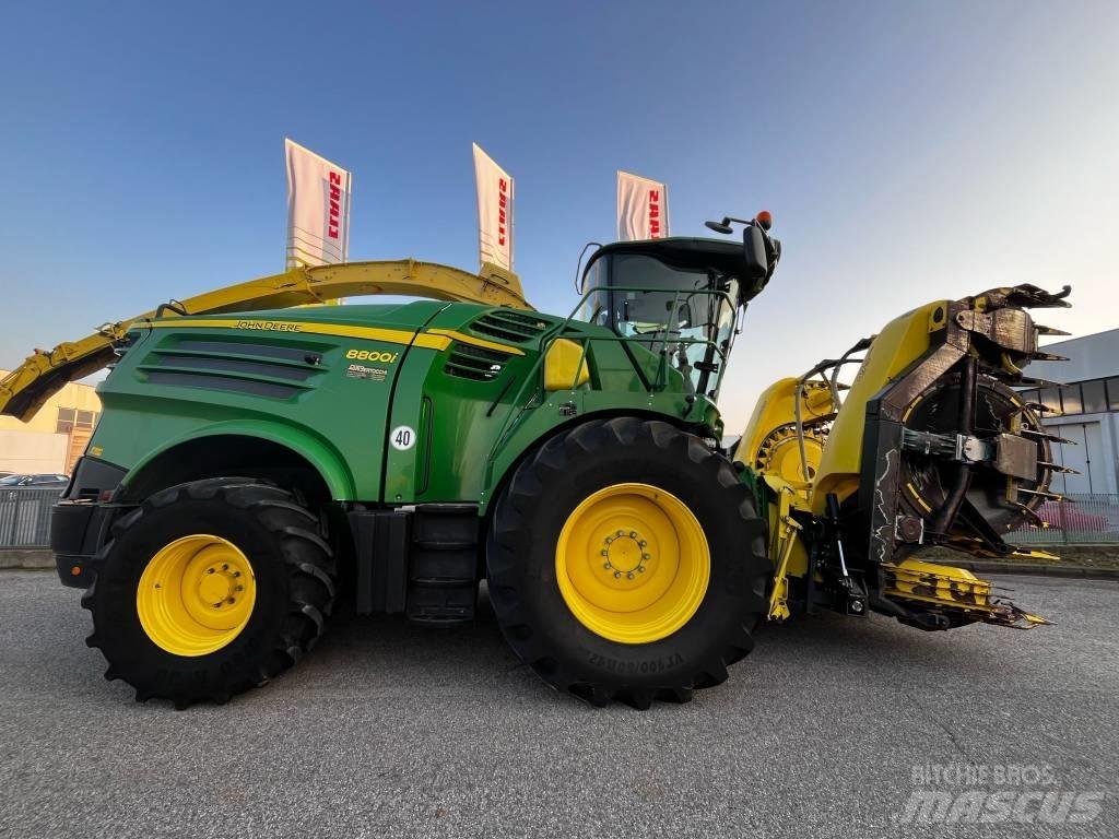John Deere 8800 Stroji za krmo na lastni pogon