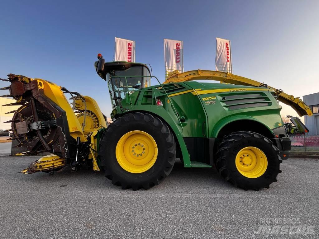 John Deere 8800 Stroji za krmo na lastni pogon