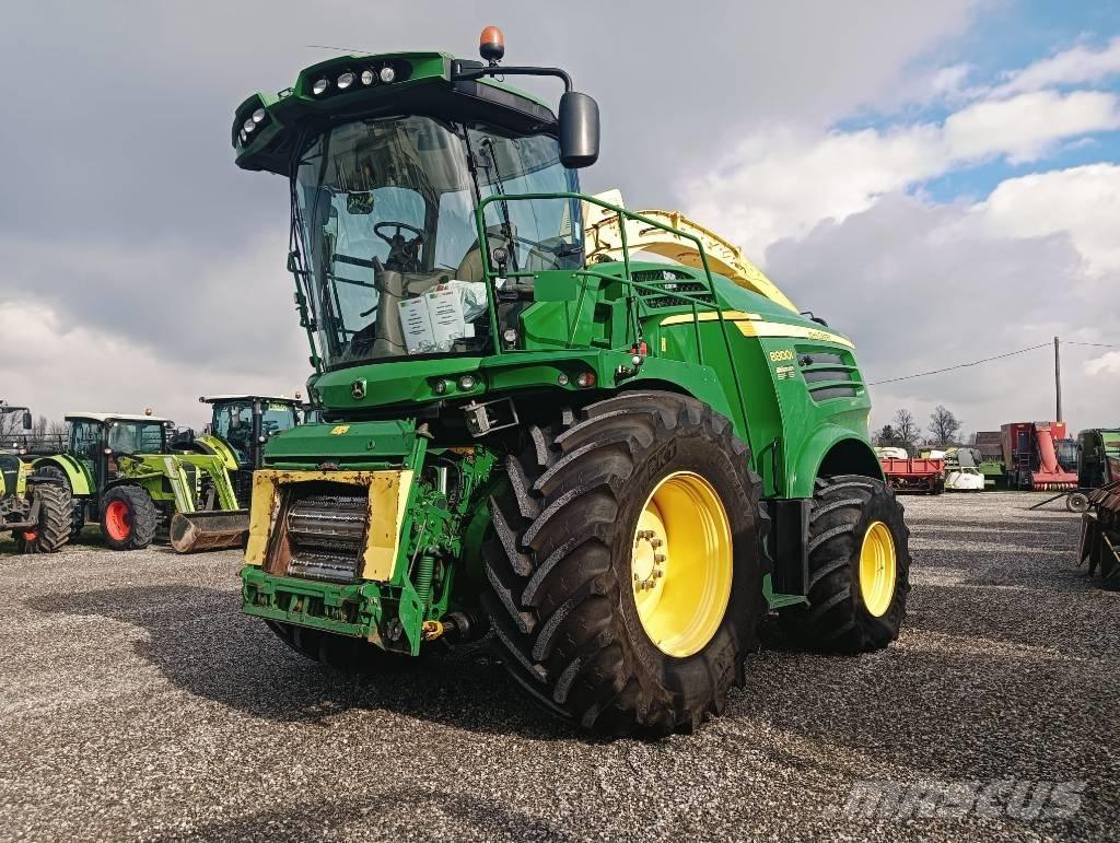 John Deere 8800 Stroji za krmo na lastni pogon