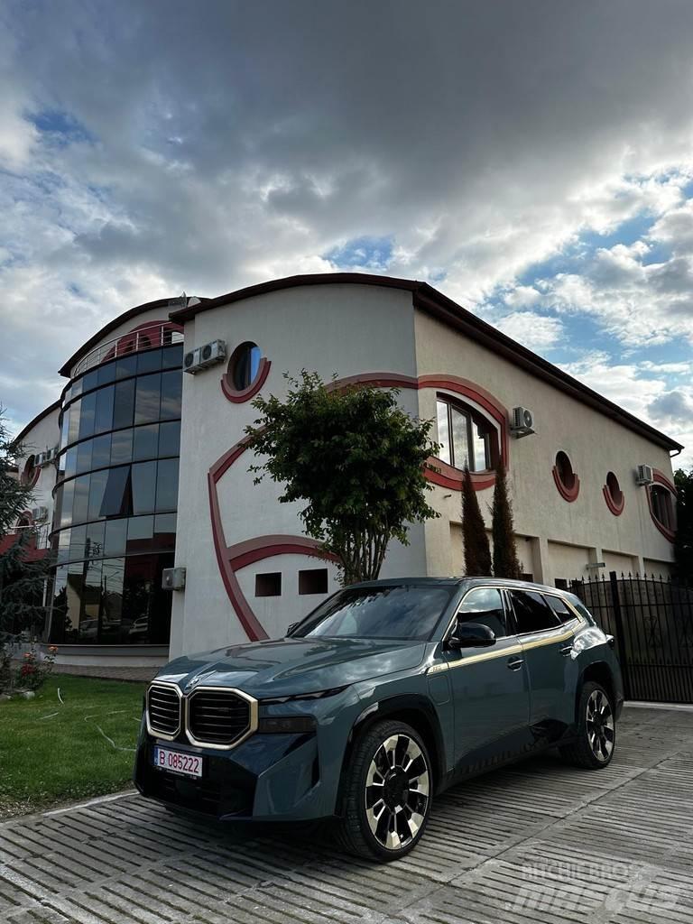 BMW XM Avtomobili