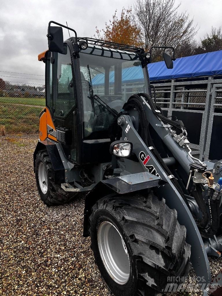 GiANT G3500 Mini nakladalci