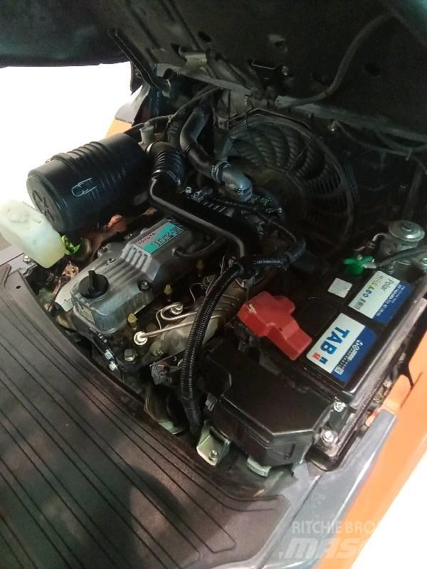 Toyota 8 FDF 25 Dizelski viličarji