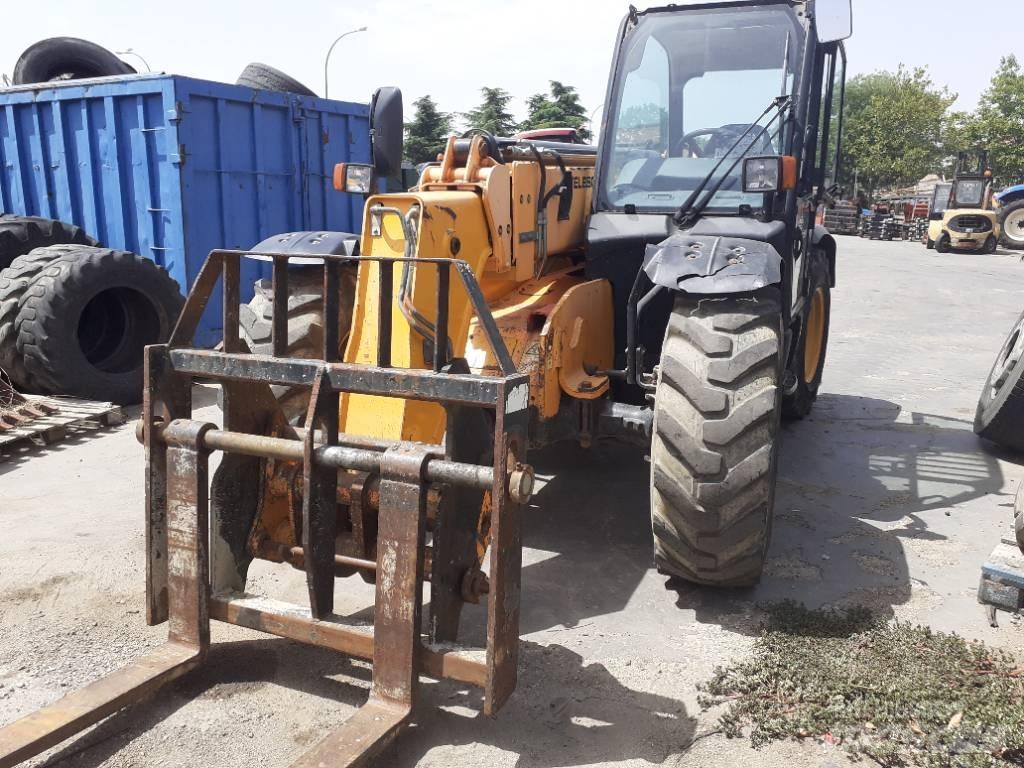 JCB 535-95 Kmetijski teleskopski nakladalci