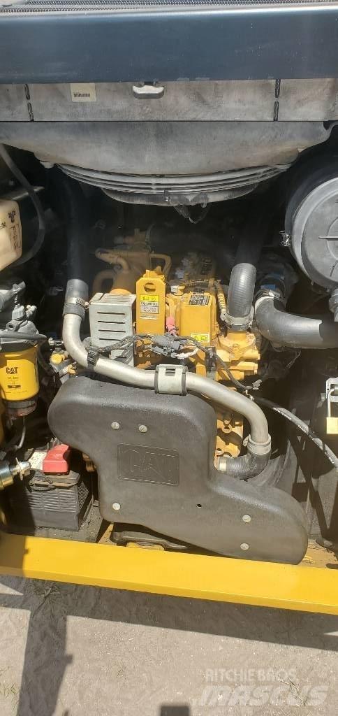 CAT 279 D Skid steer mini nakladalci