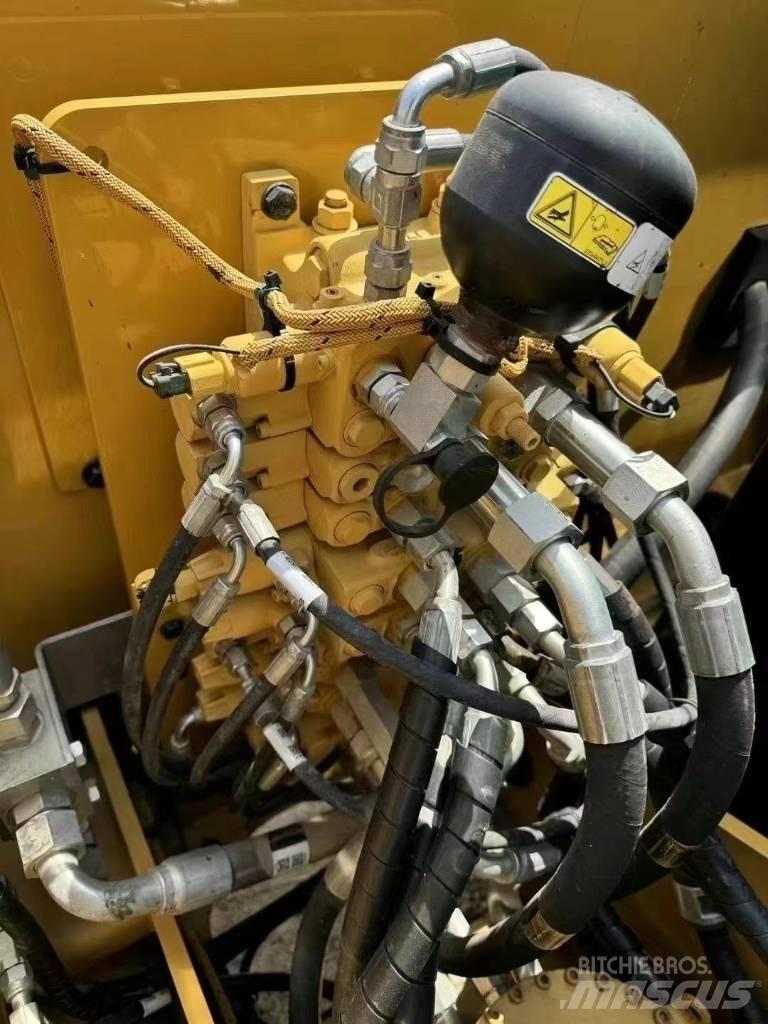 CAT 307 Mini bagri <7t