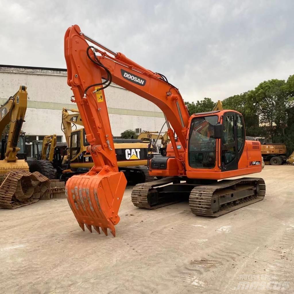 Doosan DX 140 LC Bagri goseničarji