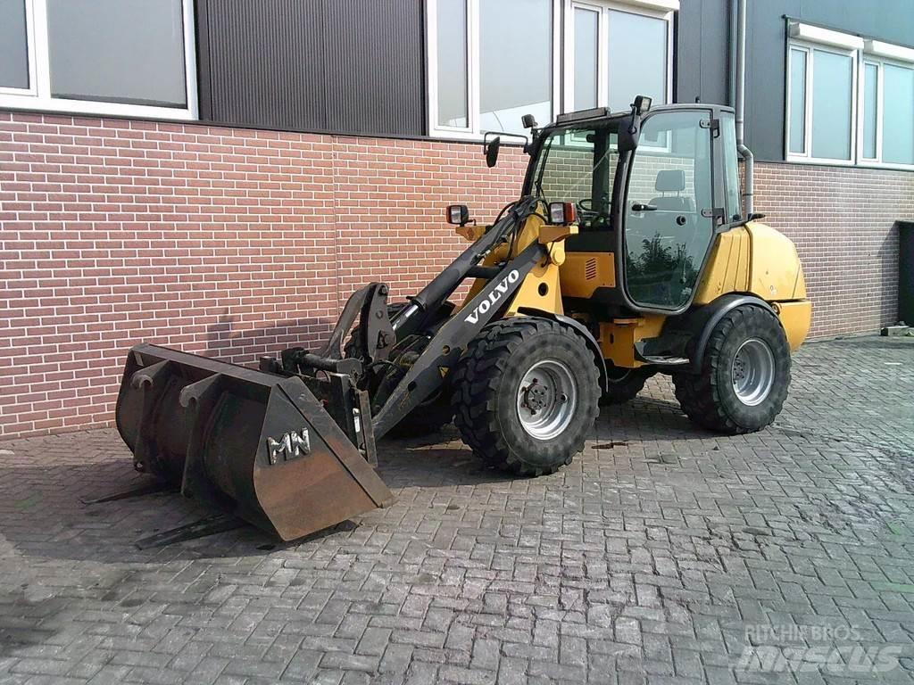 Volvo L25B Kolesni nakladalci