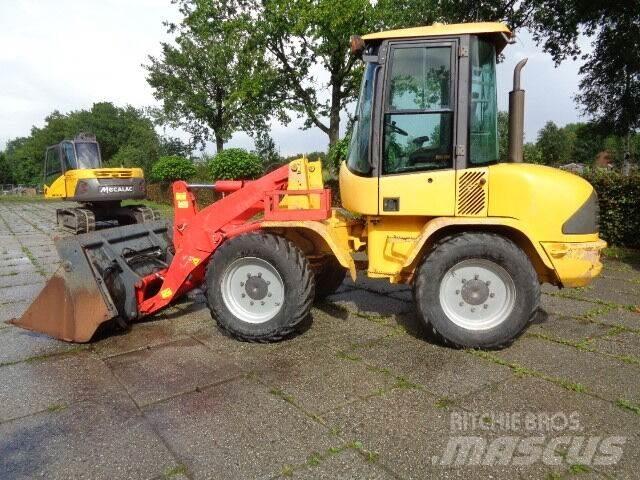 Volvo L30 Kolesni nakladalci