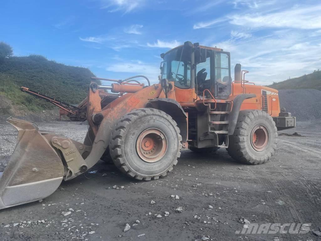 Doosan DL 400 Kolesni nakladalci