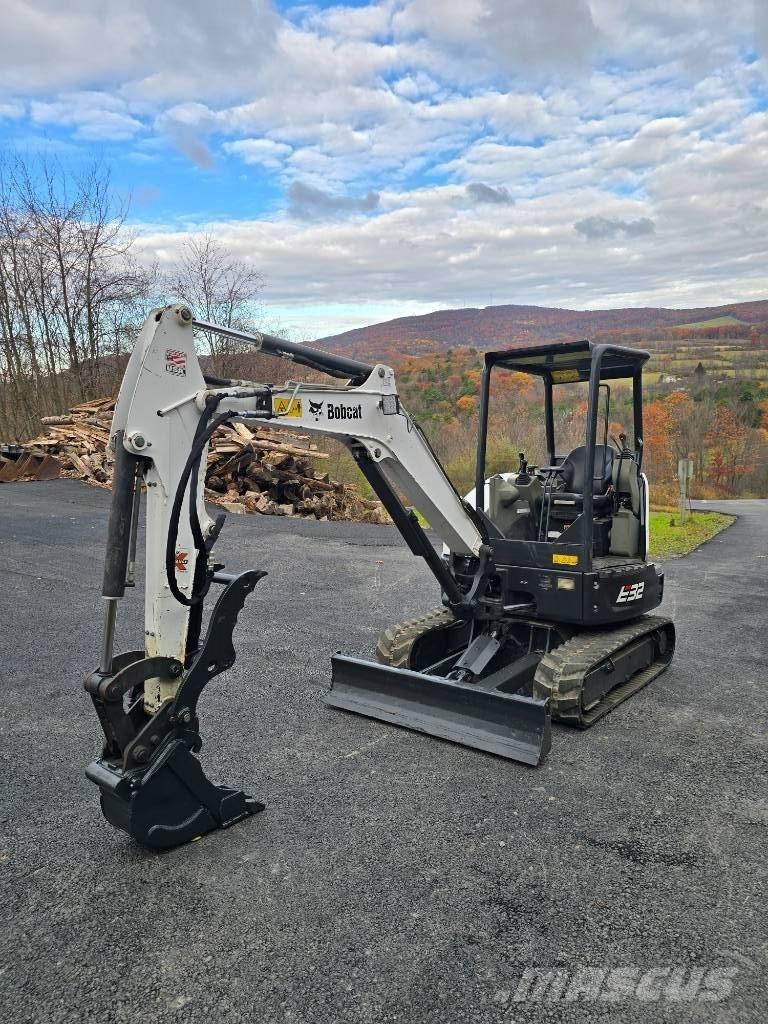 Bobcat E 32 Mini bagri <7t