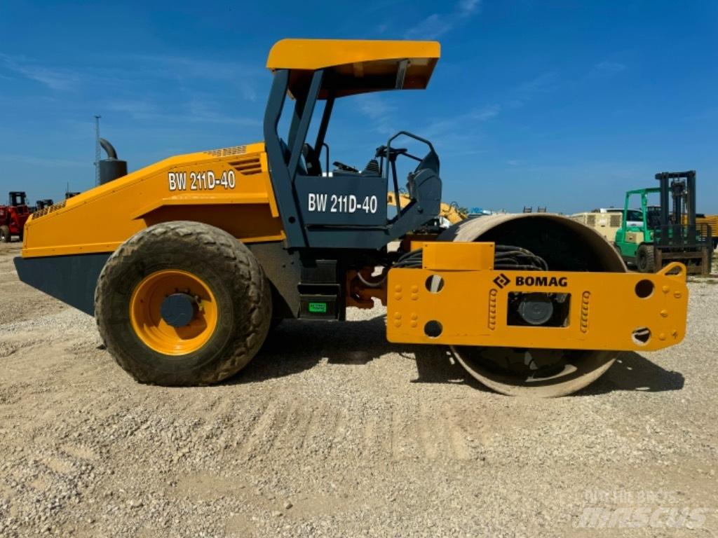 Bomag BW 211 D-40 Kombinirani valjarji