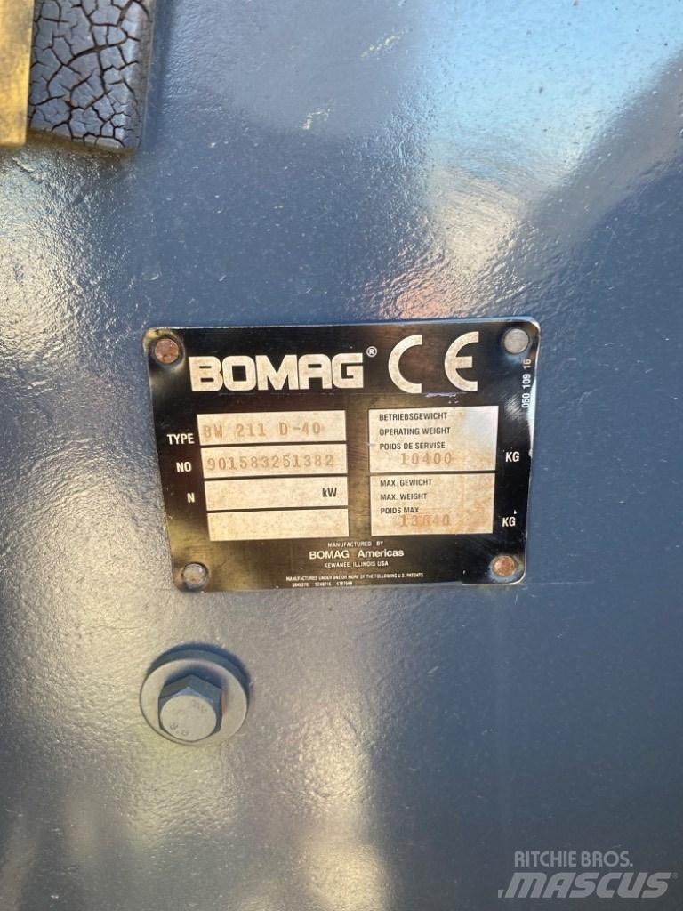 Bomag BW 211 D-40 Kombinirani valjarji