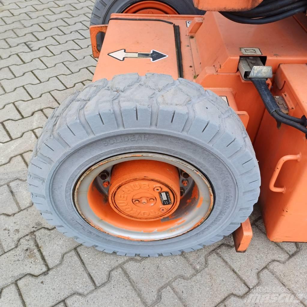 JLG E300AJP Zglobne dvižne ploščadi