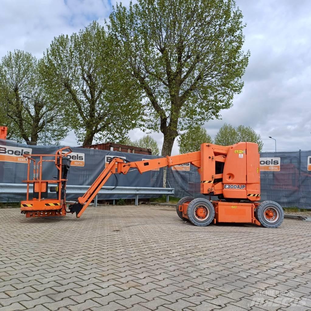 JLG E300AJP Zglobne dvižne ploščadi