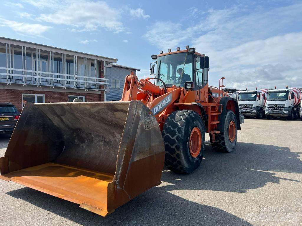 Doosan dl 300 Kolesni nakladalci