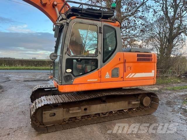 Doosan DX 140 LC Bagri goseničarji