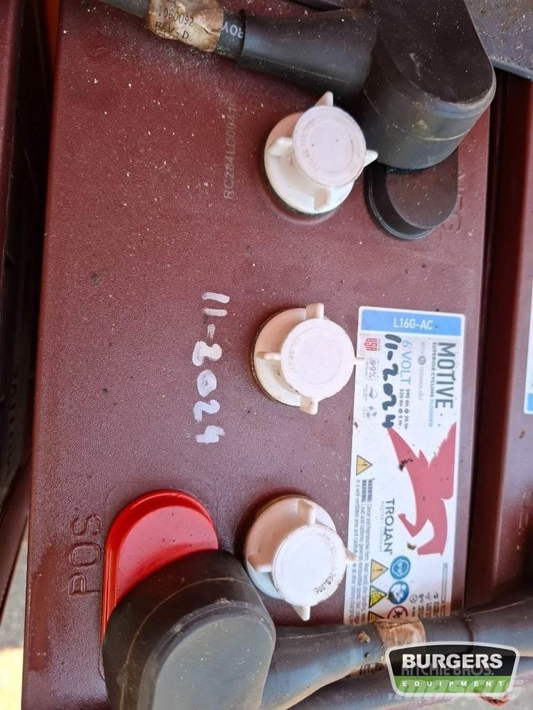 JLG E450 AJ Zglobne dvižne ploščadi
