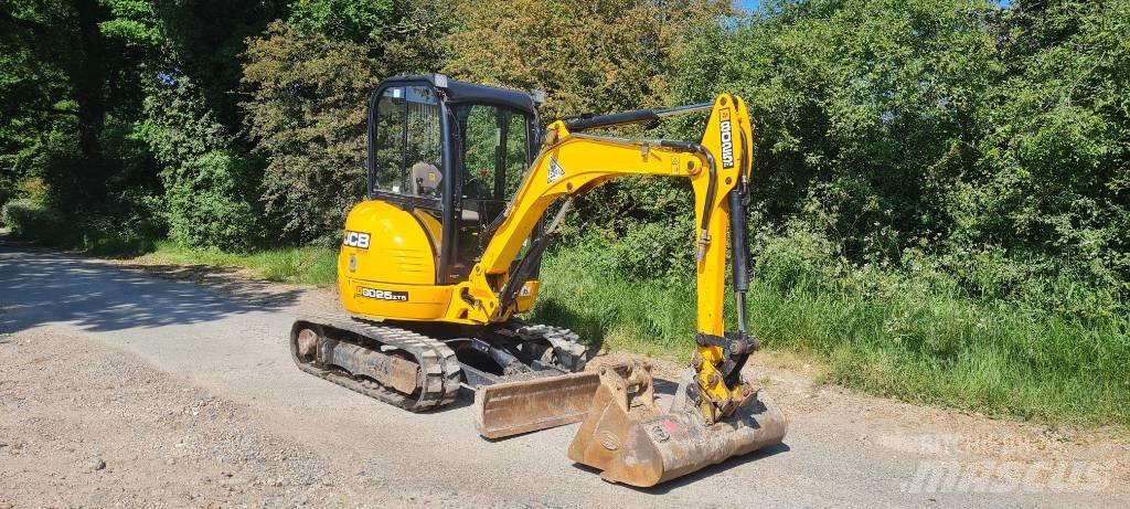 JCB 8025 Mini Digger Mini bagri <7t