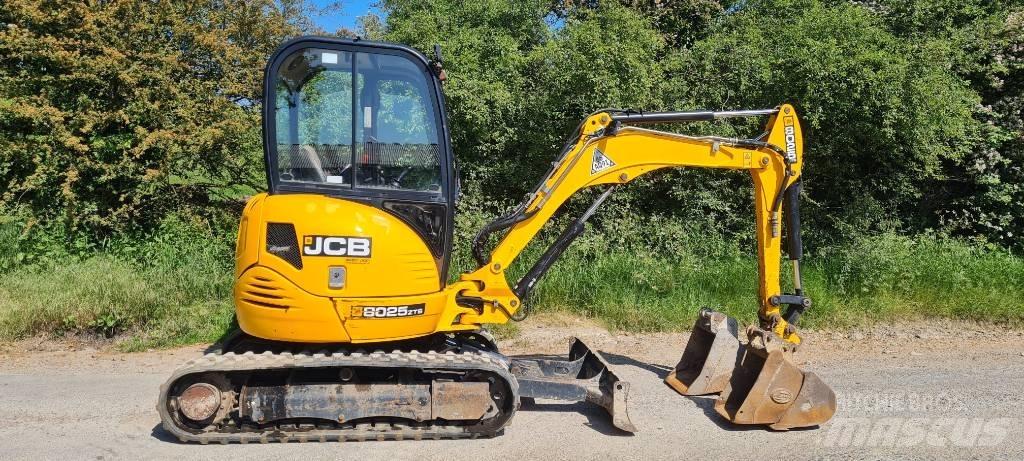 JCB 8025 Mini Digger Mini bagri <7t