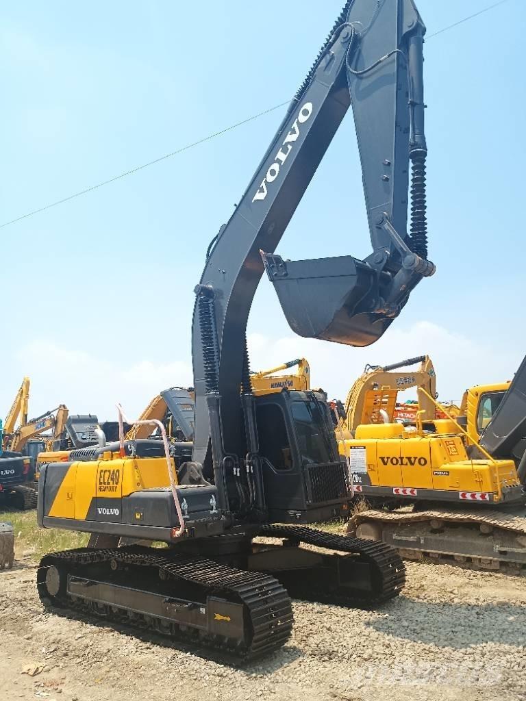 Volvo EC 240 Bagri goseničarji
