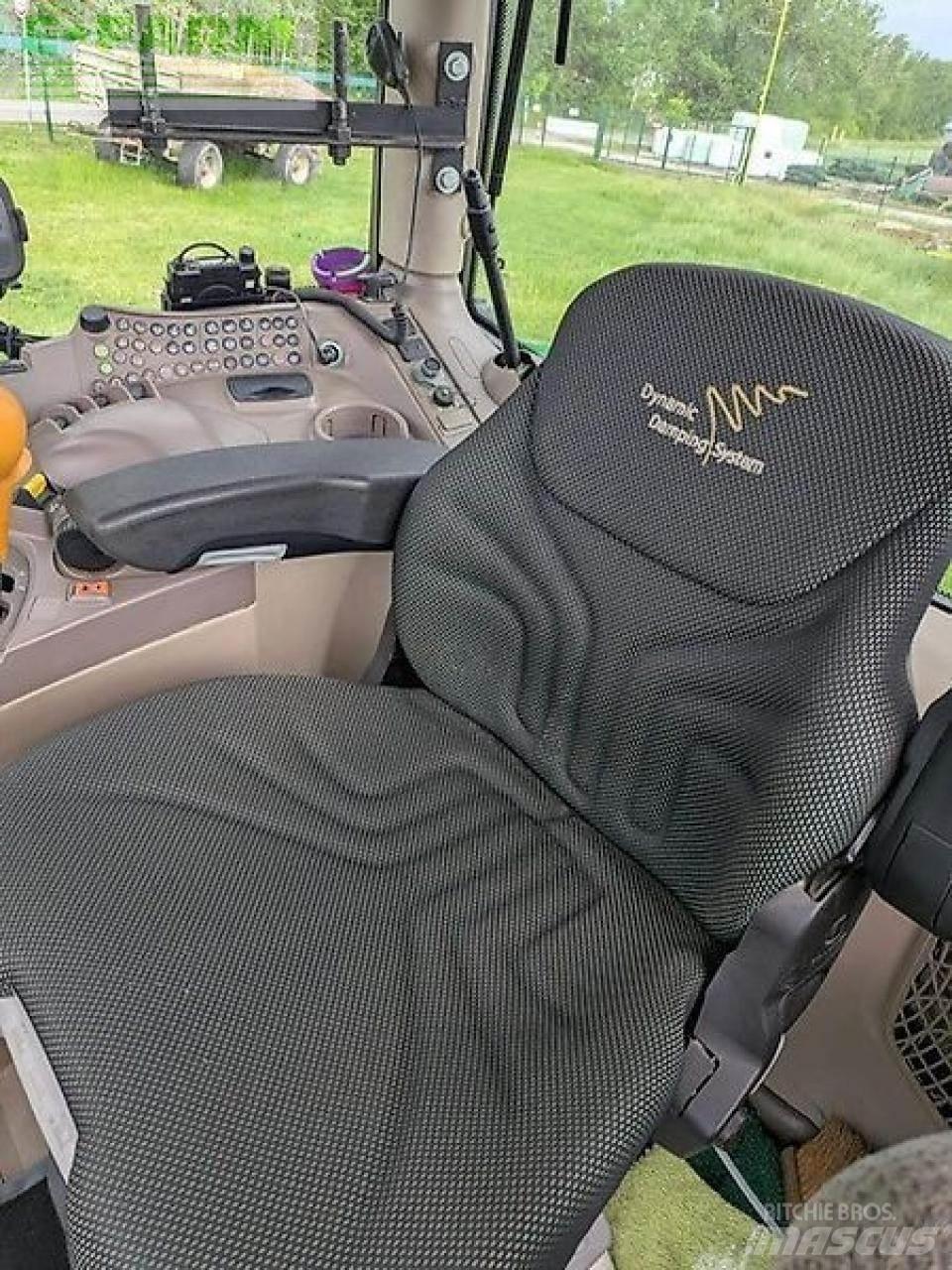 John Deere 6215 r Traktorji