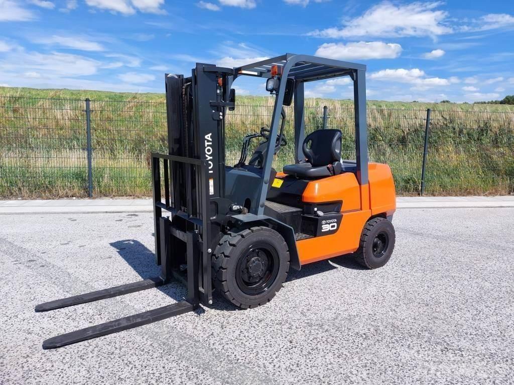 Toyota FDZN30 Dizelski viličarji