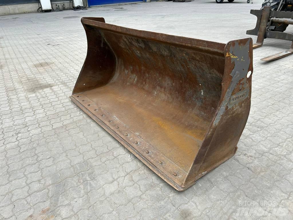 Volvo L 30 G Kolesni nakladalci
