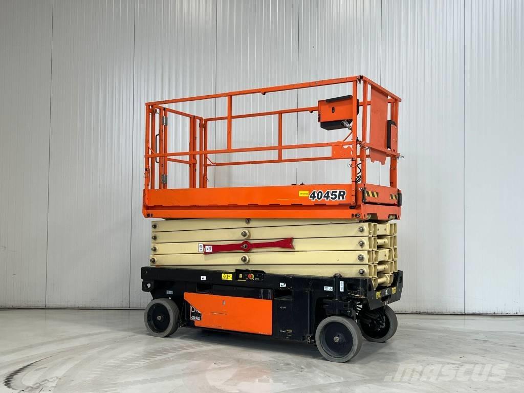 JLG 4045R Škarjaste dvižne ploščadi