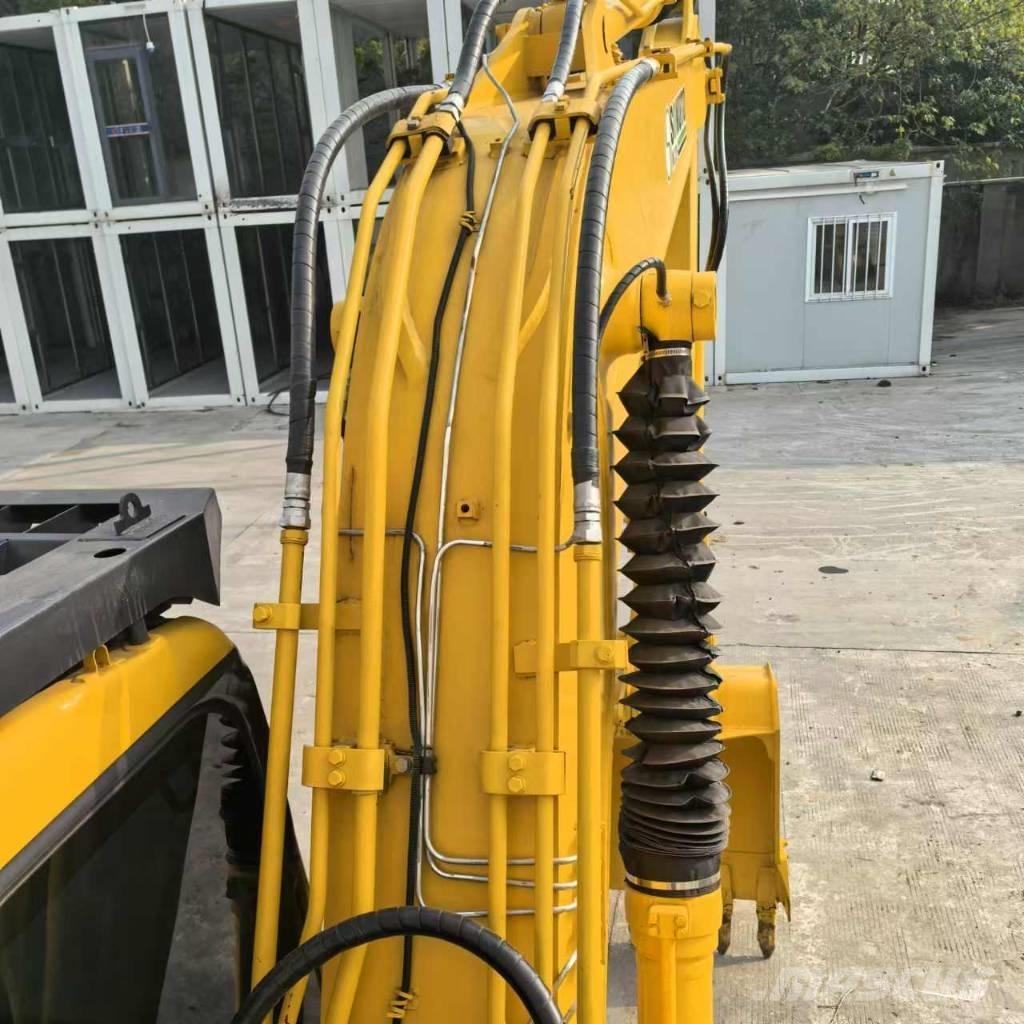Komatsu PC 130-7 Bagri goseničarji