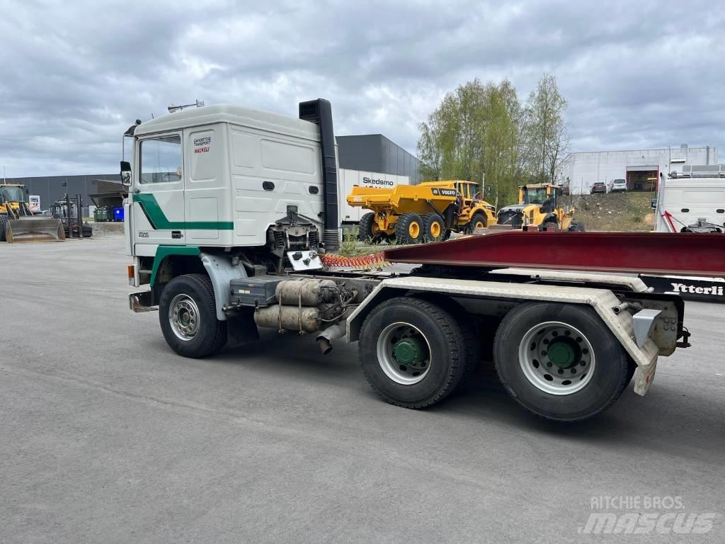 Volvo F 12    Lav km Vlačilci