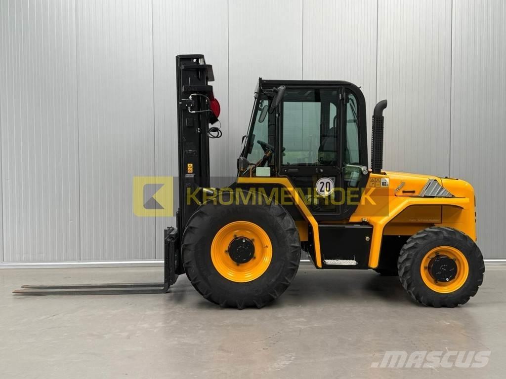 JCB 940 Terenski viličar