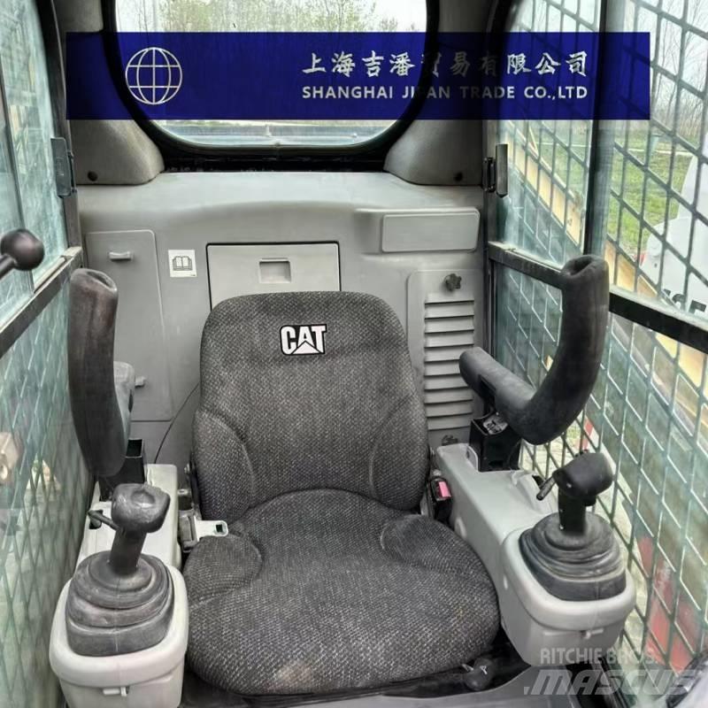 CAT 246 C Skid steer mini nakladalci