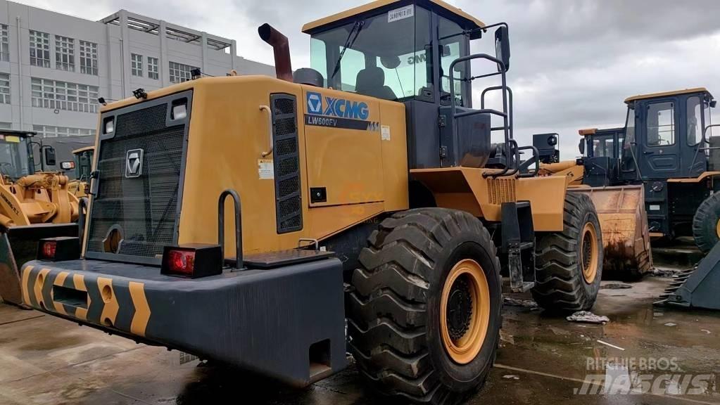 XCMG LW 600 FV Kolesni nakladalci