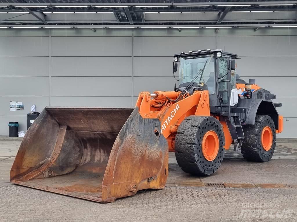 Hitachi ZW 250 Kolesni nakladalci